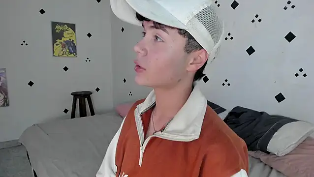 crushnier1 online show from October 16, 2025, 5:54 pm