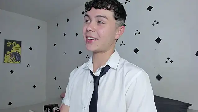 crushnier1 online show from September 23, 2025, 6:15 pm