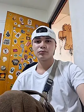 crushnier1 online show from September 27, 2025, 6:14 pm