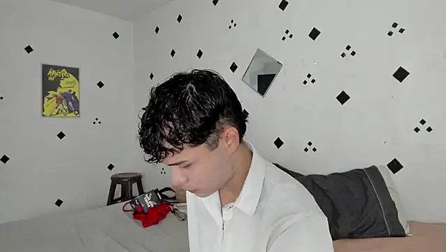 crushnier1 online show from October 9, 2025, 5:24 pm