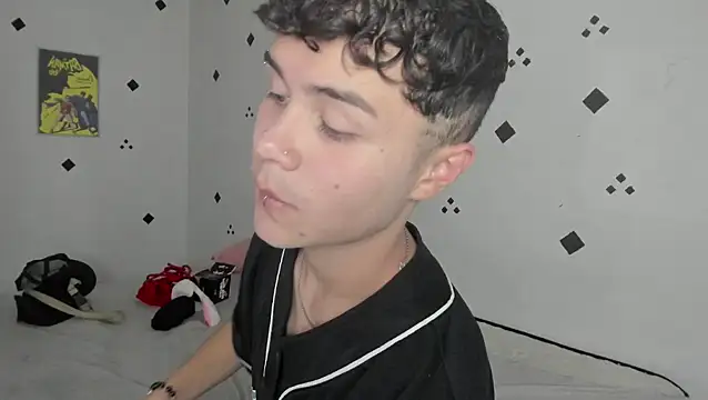 crushnier1 online show from September 25, 2025, 5:52 pm