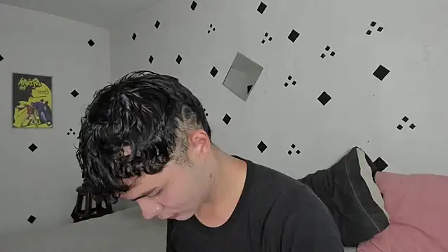 crushnier1 online show from September 29, 2025, 6:02 pm