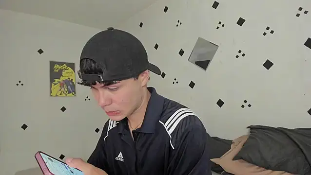 crushnier1 online show from October 15, 2025, 6:16 pm