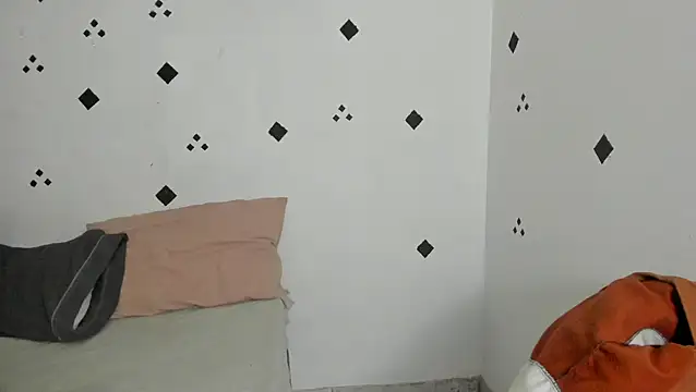 crushnier1 online show from October 11, 2025, 6:09 pm