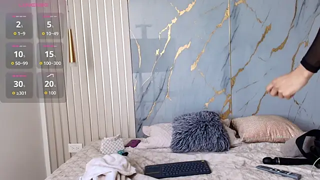 Snapshot of violetta_hot_ chatting on October 30, 2025, 6:49 pm violetta hot  online show from October 30, 2025, 6:49 pm