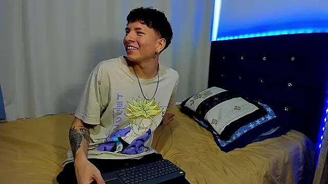 Snapshot of Tatiiana_n_Damiian chatting on October 24, 2025, 10:20 pm Tatiiana n Damiian online show from October 24, 2025, 10:20 pm