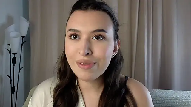 LilianBuskey online show from September 12, 2025, 11:32 am