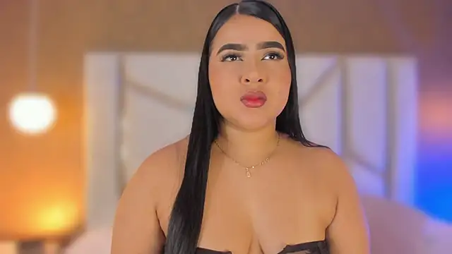 Snapshot of Caro_Suarez chatting on October 8, 2025, 11:56 am Caro Suarez online show from October 8, 2025, 11:56 am