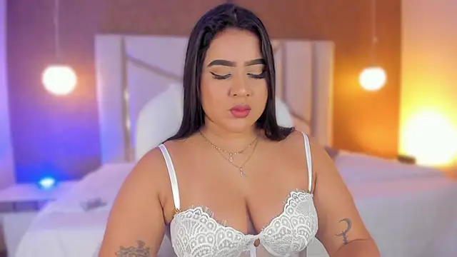 Snapshot of Caro_Suarez chatting on October 19, 2025, 12:08 pm Caro Suarez online show from October 19, 2025, 12:08 pm