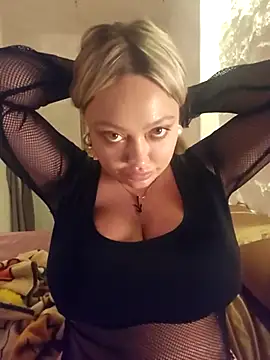 Snapshot of misstitmouseofficial chatting on September 22, 2025, 8:37 pm misstitmouseofficial online show from September 22, 2025, 8:37 pm