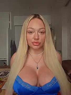 Snapshot of misstitmouseofficial chatting on September 24, 2025, 11:39 am misstitmouseofficial online show from September 24, 2025, 11:39 am