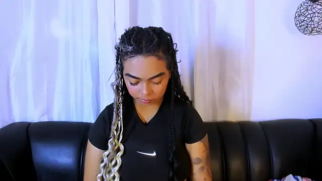 nahomy ryans online show from December 19, 2025, 8:55 pm