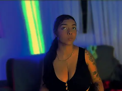 nahomy ryans online show from November 14, 2025, 10:35 pm