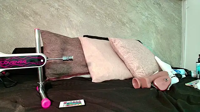 Dixie grey1 online show from April 14, 2026, 2:11 pm