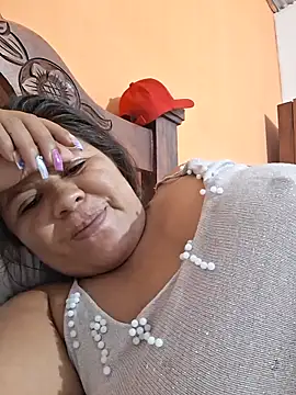 hotmom33 online show from October 20, 2025, 11:00 am