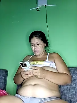 hotmom33 online show from September 15, 2025, 11:10 am