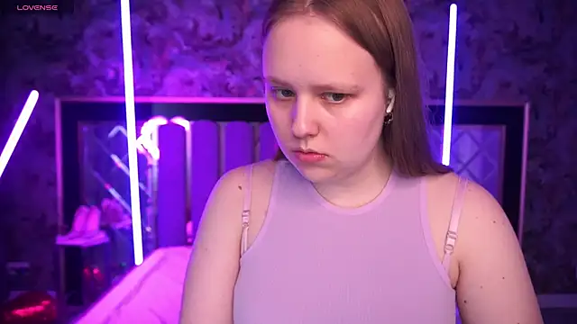 CrystallPaws online show from April 8, 2026, 5:53 am