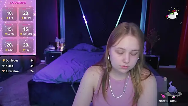 CrystallPaws online show from September 23, 2025, 1:56 am