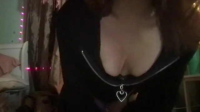 Snapshot of nekowaifuuu chatting on October 5, 2025, 1:07 am nekowaifuuu online show from October 5, 2025, 1:07 am