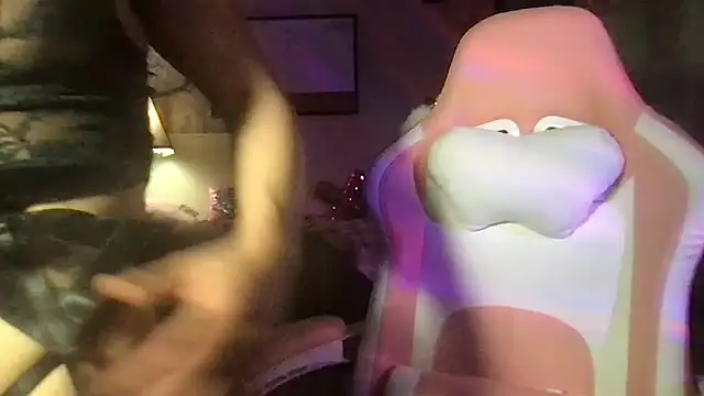 Snapshot of nekowaifuuu chatting on October 18, 2025, 2:13 am nekowaifuuu online show from October 18, 2025, 2:13 am