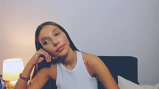 Snapshot of EmmaGorgeous chatting on October 9, 2025, 6:19 pm EmmaGorgeous online show from October 9, 2025, 6:19 pm