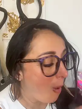 hotadhara01 online show from November 10, 2025, 4:45 pm