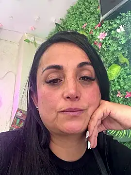 hotadhara01 online show from January 17, 2026, 5:27 pm