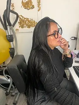 hotadhara01 online show from October 30, 2025, 2:32 am