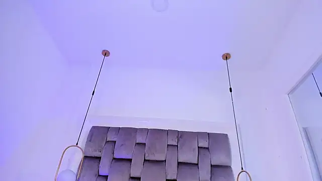 OnlyGia online show from April 9, 2026, 3:41 am