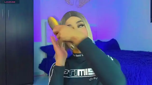 HANNAH BACKERS online show from October 8, 2025, 11:49 pm