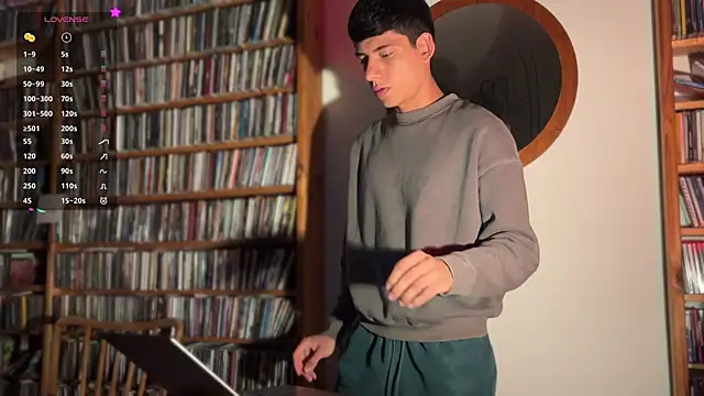 Snapshot of jim_dj chatting on October 11, 2025, 7:48 pm jim dj online show from October 11, 2025, 7:48 pm