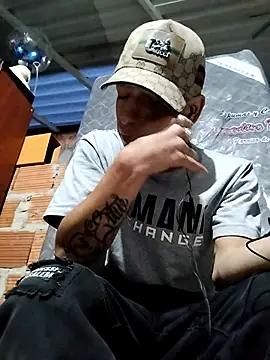 Snapshot of Tussi-amor chatting on September 17, 2025, 10:28 am Tussi-amor online show from September 17, 2025, 10:28 am