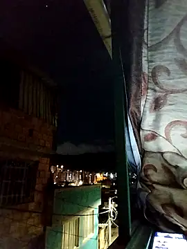 Snapshot of Tussi-amor chatting on September 25, 2025, 9:37 am Tussi-amor online show from September 25, 2025, 9:37 am