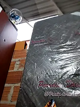 Snapshot of Tussi-amor chatting on September 17, 2025, 10:34 pm Tussi-amor online show from September 17, 2025, 10:34 pm