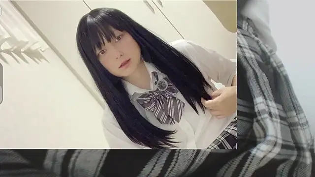 Snapshot of Mia032 chatting on October 12, 2025, 1:34 pm Mia032 online show from October 12, 2025, 1:34 pm