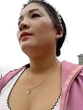 Snapshot of asian_2k chatting on October 2, 2025, 3:32 am asian 2k online show from October 2, 2025, 3:32 am