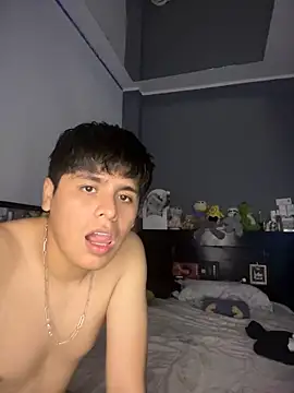Kailertwink online show from May 26, 2026, 12:42 am