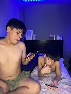 Kailertwink online show from February 14, 2026, 3:40 am