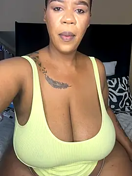 THICKBUNNYCHICKxxx online show from October 10, 2025, 8:09 pm