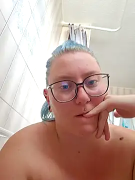 Snapshot of lablonde2025 chatting on September 25, 2025, 10:43 am lablonde2025 online show from September 25, 2025, 10:43 am