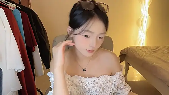 Snapshot of Robin-o3 chatting on October 9, 2025, 3:56 pm Robin-o3 online show from October 9, 2025, 3:56 pm