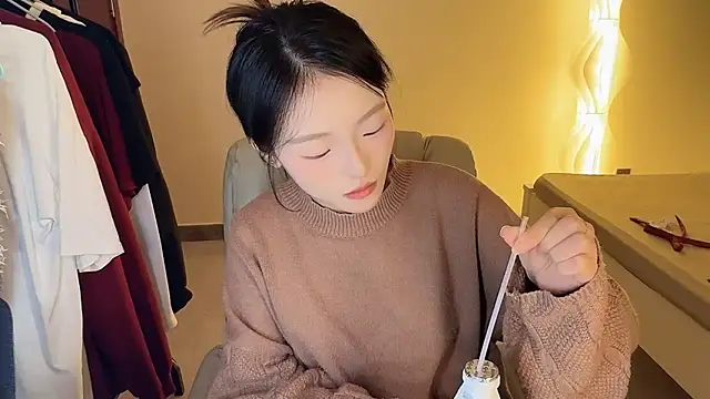 Snapshot of Robin-o3 chatting on October 13, 2025, 8:54 pm Robin-o3 online show from October 13, 2025, 8:54 pm