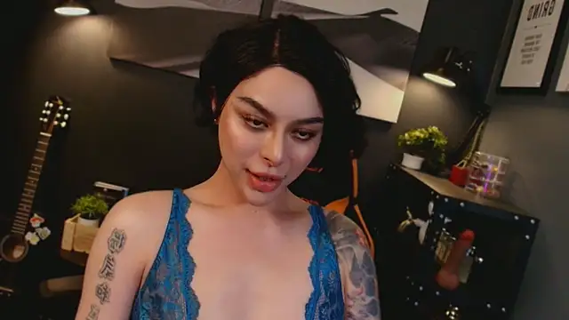 LUNACOCKSLAYER online show from November 23, 2025, 11:53 am