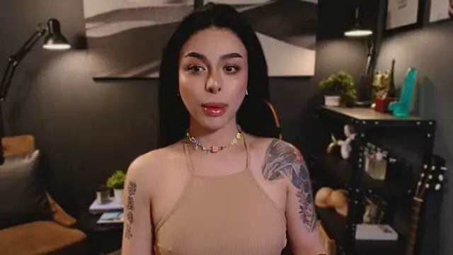 Snapshot of LUNACOCKSLAYER chatting on October 10, 2025, 12:11 am LUNACOCKSLAYER online show from October 10, 2025, 12:11 am