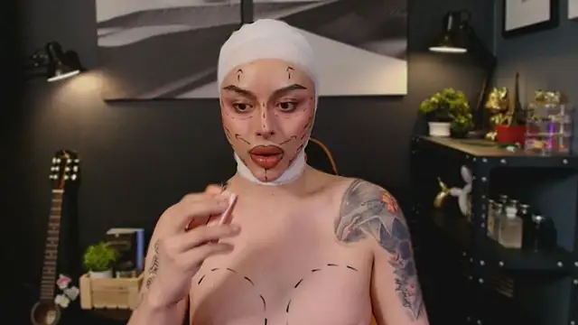 Snapshot of LUNACOCKSLAYER chatting on October 31, 2025, 1:46 am LUNACOCKSLAYER online show from October 31, 2025, 1:46 am