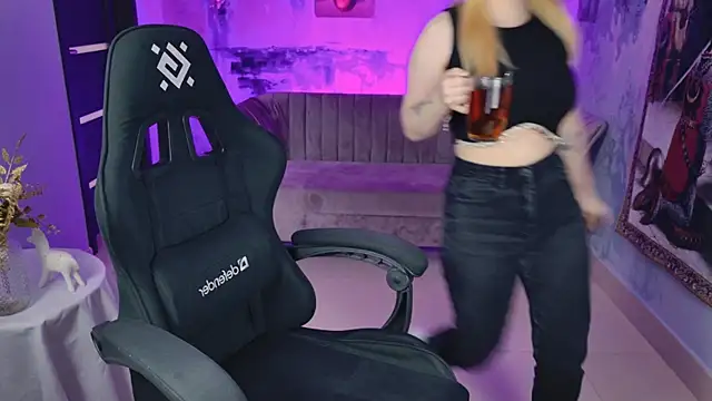 Snapshot of Stef_Nicks chatting on September 21, 2025, 5:23 am Stef Nicks online show from September 21, 2025, 5:23 am