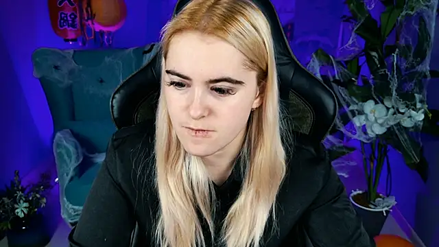 Snapshot of Stef_Nicks chatting on October 26, 2025, 5:19 am Stef Nicks online show from October 26, 2025, 5:19 am