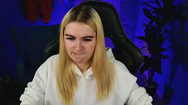 Snapshot of Stef_Nicks chatting on October 10, 2025, 9:21 am Stef Nicks online show from October 10, 2025, 9:21 am