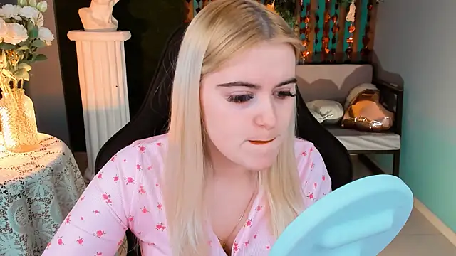 Stef Nicks online show from February 24, 2026, 9:10 am