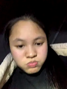 NhuFox online show from November 3, 2025, 1:37 pm